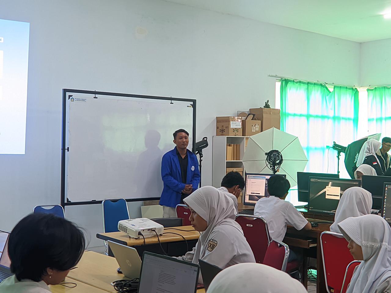 DID.Co Goes To School